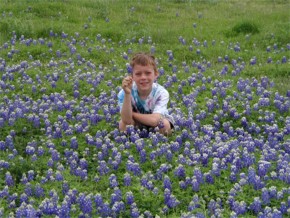 Eric in Blue Bonnets.jpg (33866 bytes)