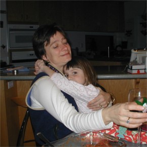 Justine and Mom.jpg (22726 bytes)
